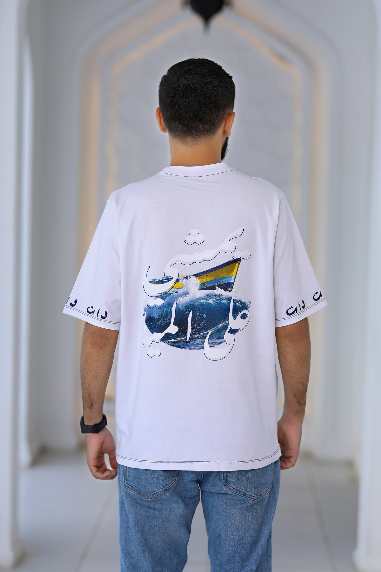يمشي علي المياة